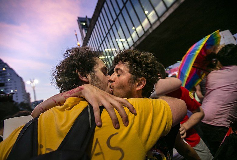 Beijaço Na Avenida Paulista Rechaça Discurso De ódio Com Demonstração Pública De Afeto Rede