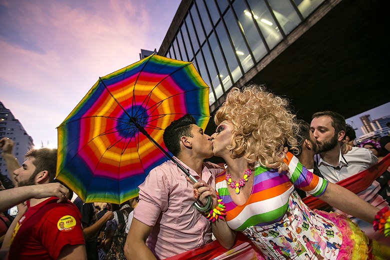 Beijaço Na Avenida Paulista Rechaça Discurso De ódio Com Demonstração Pública De Afeto Rede