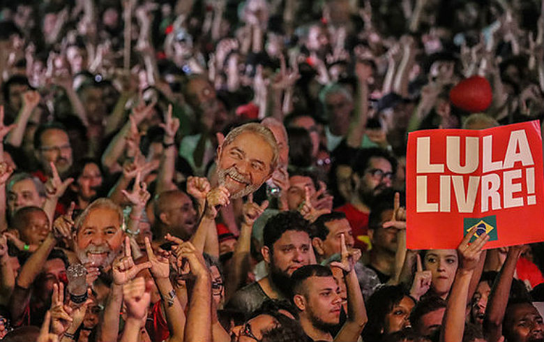 Em Defesa Da Democracia Artistas Se Reúnem Em Sp No Festival Lula Livre Rba Tvt E Rádio