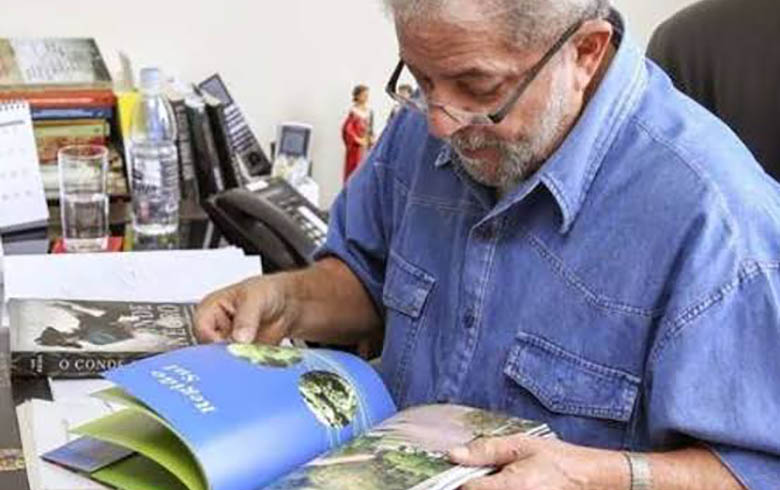 Lula Faz Balan O De Suas Leituras Na Pris O E Lidera Audi Ncia No Twitter